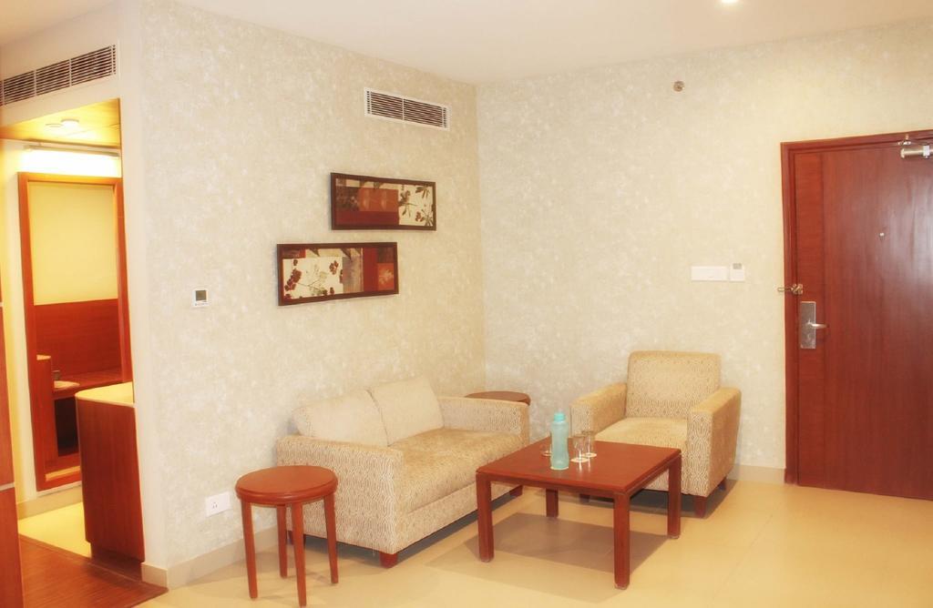 The Altruist Business Hotel Hitech Hyderabad Room photo